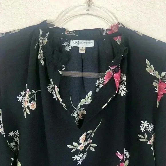 Neiman Marcus Floral Blouse size S Bell Sleeves - Picture 3 of 8